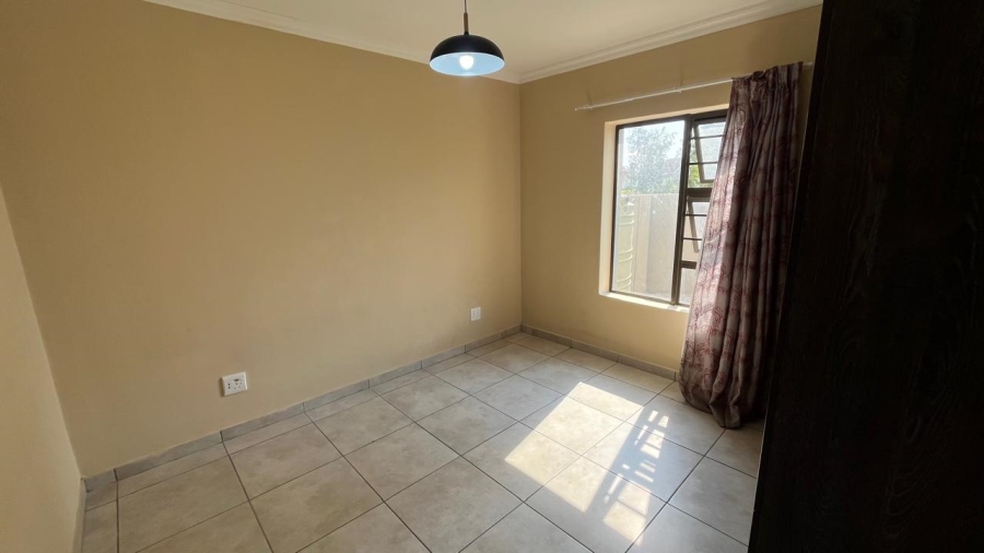 To Let 4 Bedroom Property for Rent in Fountains Estate Eastern Cape
